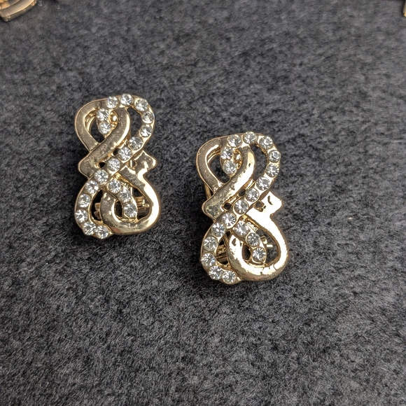 Gold and Silver Watch with Matching Jewelry Set - Picture 6 of 9